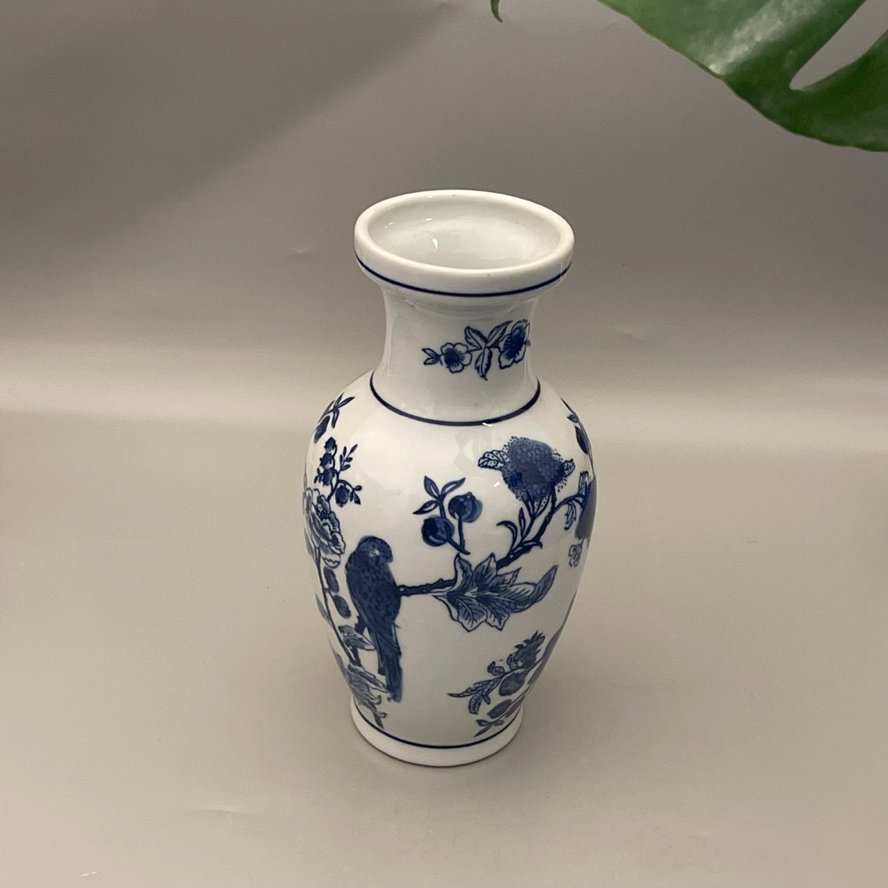 Chinese pottery urn vase with parrot and tree design – handcrafted decorative vase for elegant home decor