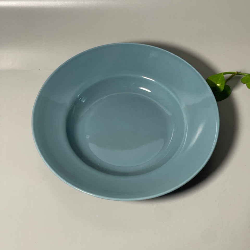 Top view of the perfect pasta plates in Blue