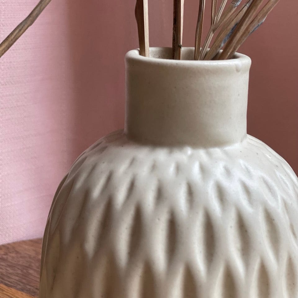 Ceramic kettle-shaped vase with diamond pattern – modern decorative vase for flowers or shelf styling
