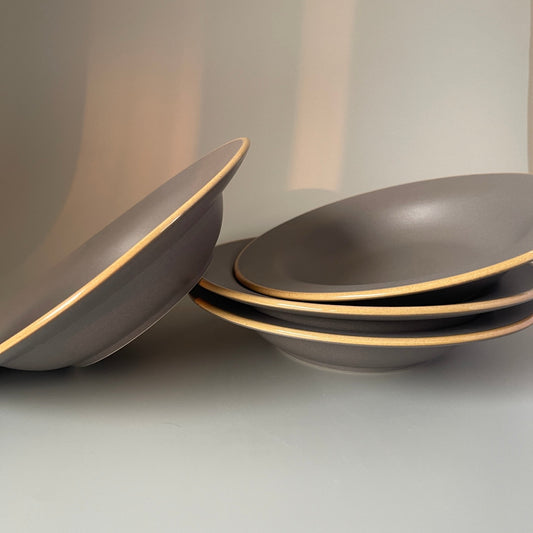 Set of 2 grey ceramic appetiser plates with gold rim – elegant and refined dinnerware for stylish table settings