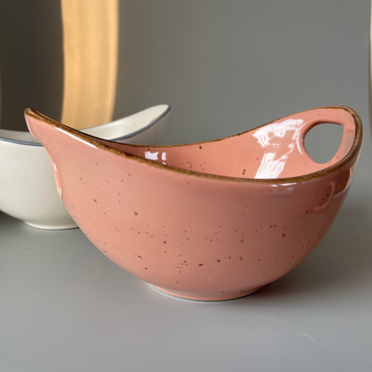 Set of 2 ceramic handled serve bowls in white with blue rim and glossy pink with gold flecks – perfect for appetisers or chips