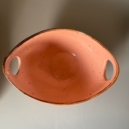 Set of 2 ceramic handled serve bowls in white with blue rim and glossy pink with gold flecks – perfect for appetisers or chips