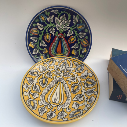 Set of 2 ceramic quarter plates with leaf and tree designs – nature-inspired dinnerware in yellow and multicolor