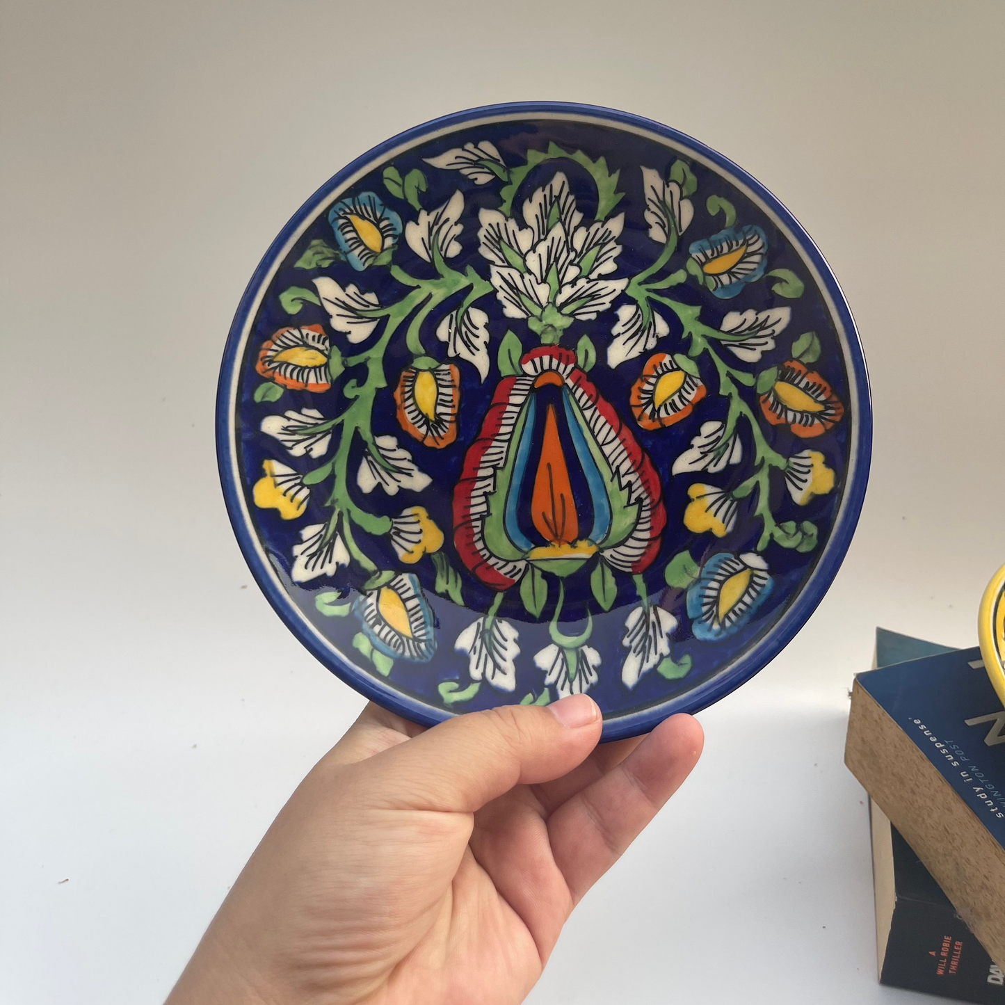 Set of 2 ceramic quarter plates with leaf and tree designs – nature-inspired dinnerware in yellow and multicolor