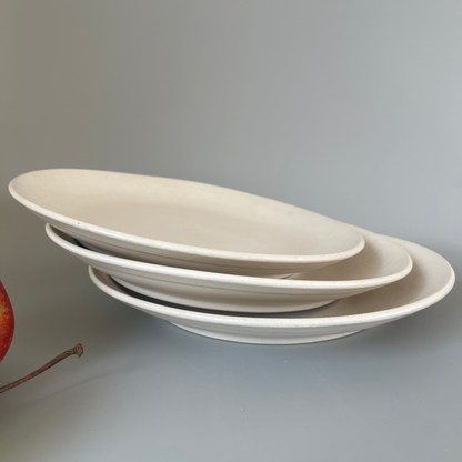 Set of 6 pure white ceramic dinner plates – elegant and minimal dinnerware for everyday and formal dining